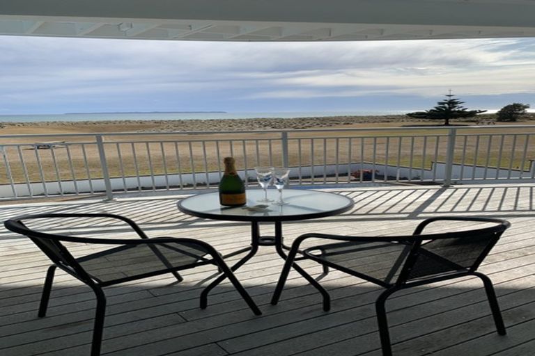 Photo of property in 1011 Papamoa Beach Road, Papamoa Beach, Papamoa, 3118