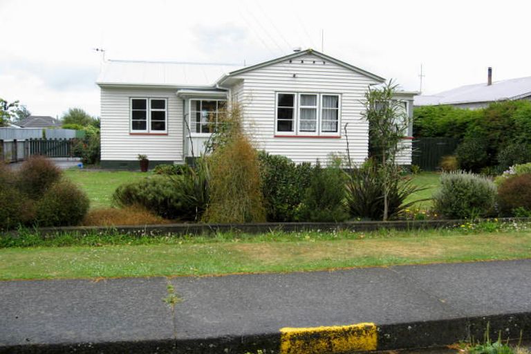 Photo of property in 12 Lytton Street, Feilding, 4702