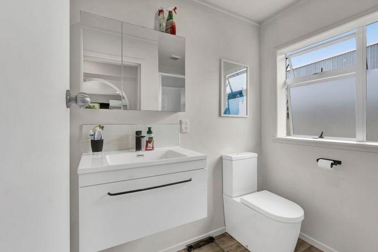 Photo of property in 4 Douglas Street, Hawera, 4610