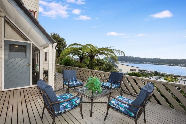 Photo of property in 8 Moray Place, Papakowhai, Porirua, 5024