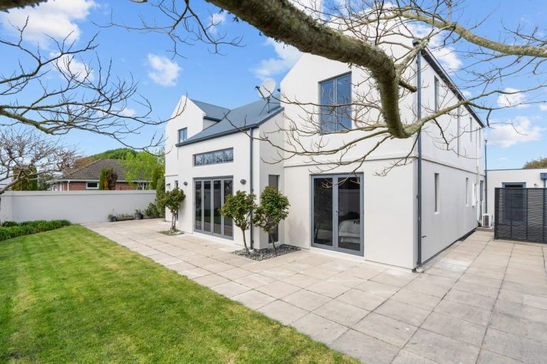 Photo of property in 76 Maidstone Road, Ilam, Christchurch, 8041