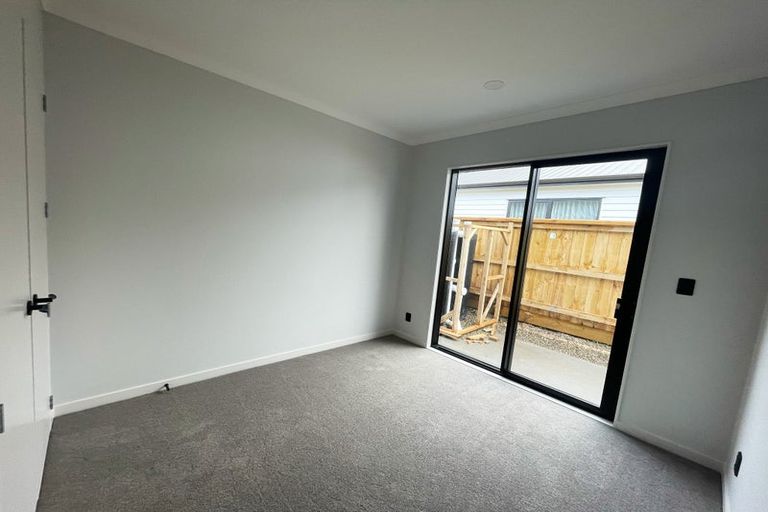 Photo of property in 31 Cara Avenue, Kumeu, 0810