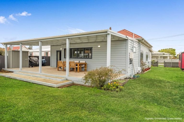 Photo of property in 1 Alexander Street, Whanganui, 4500