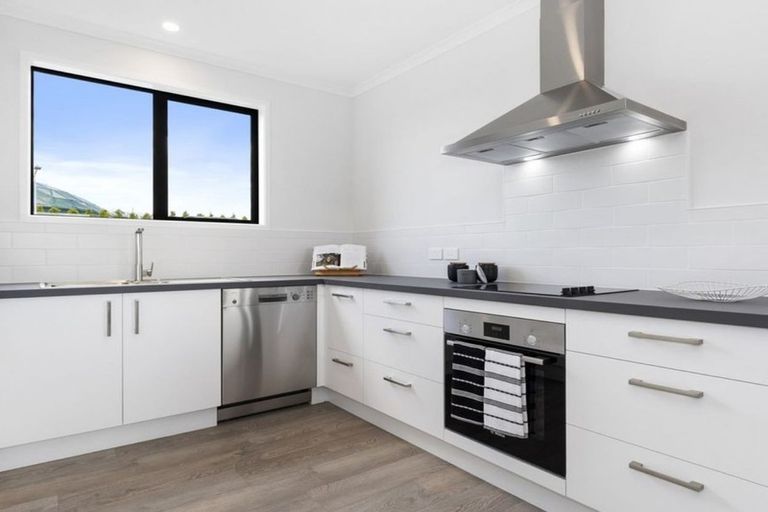 Photo of property in 32 Blacklock Road, Pyes Pa, Tauranga, 3112