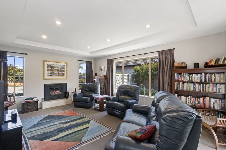 Photo of property in 30 Foresters Crescent, Parklands, Christchurch, 8083
