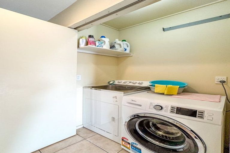 Photo of property in 7/78 Fernhill Way, Oteha, Auckland, 0632