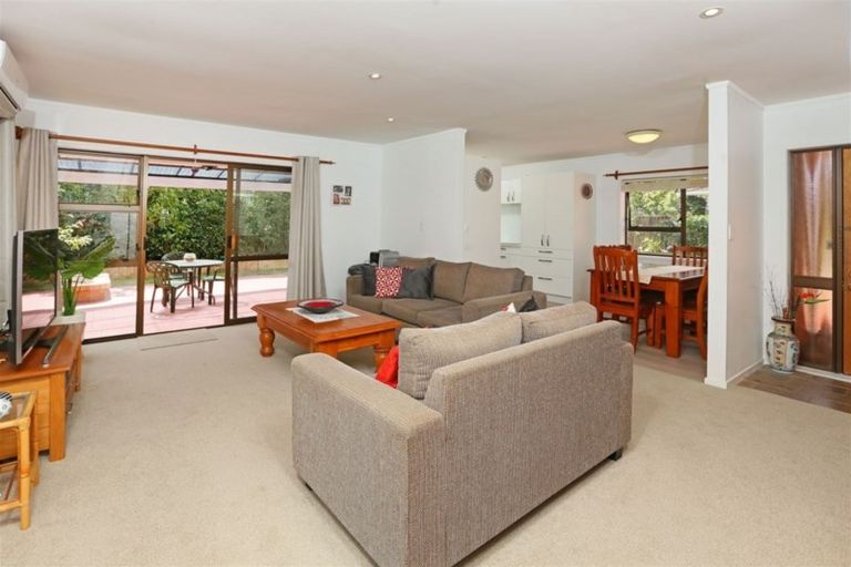 Photo of property in 2/104 Rathgar Road, Henderson, Auckland, 0610