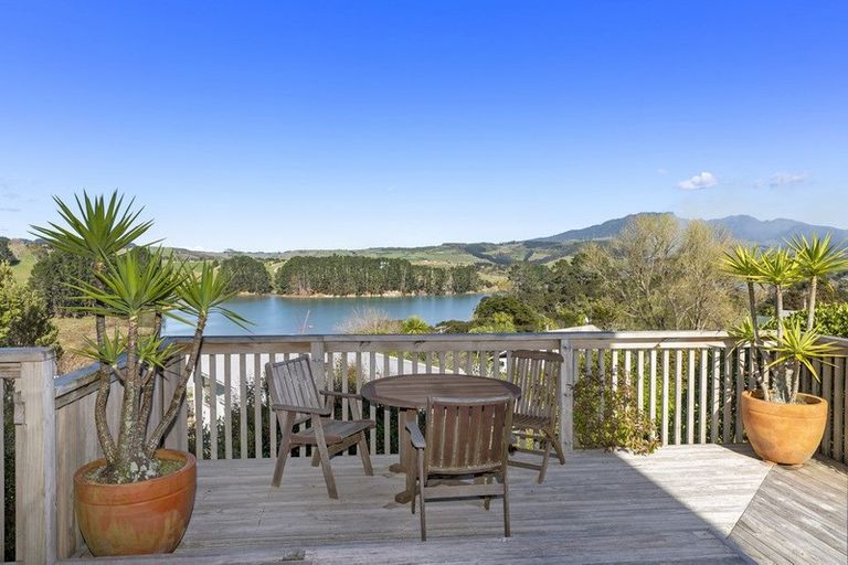 Photo of property in 4 Robertson Street, Raglan, 3225