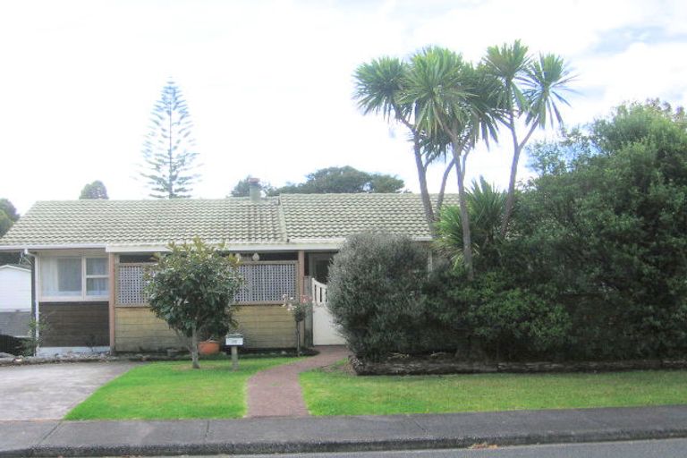 Photo of property in 25 Lemnos Place, Titirangi, Auckland, 0604