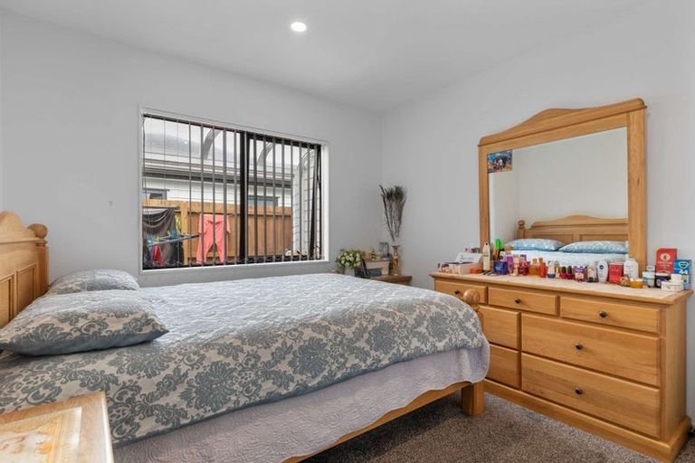 Photo of property in 6 Grandifolia Road, Takanini, 2110