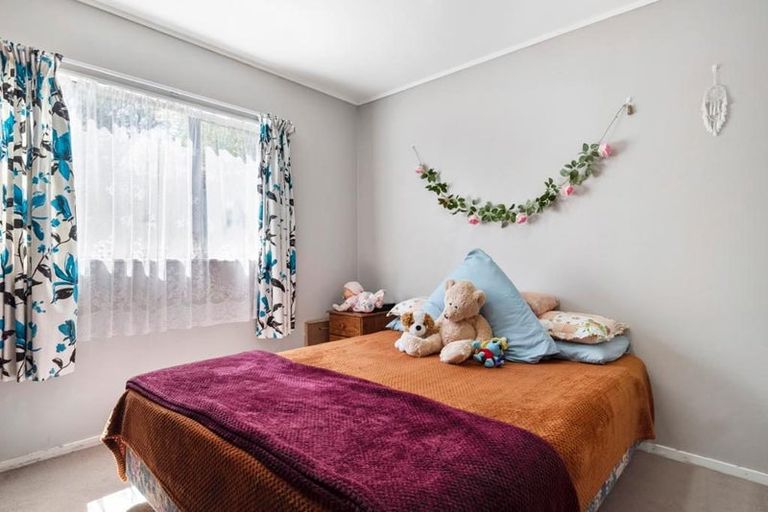 Photo of property in 91 Spinella Drive, Bayview, Auckland, 0629