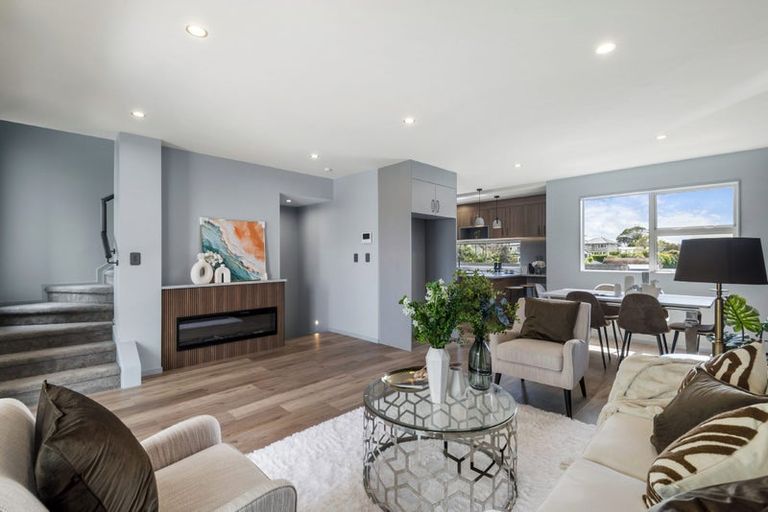 Photo of property in 2/33 Williamson Avenue, Belmont, Auckland, 0622