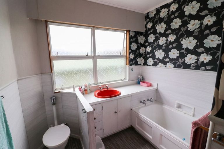 Photo of property in 2 Princess Street, Dannevirke, 4930