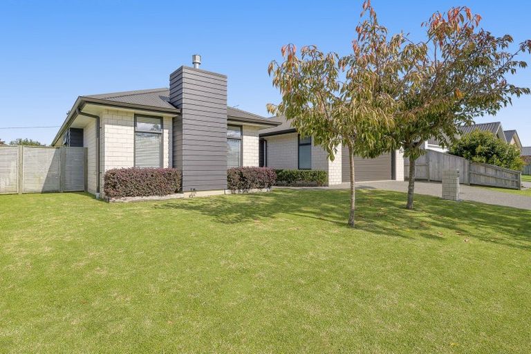 Photo of property in 14 Saint Thomas Avenue, Pyes Pa, Tauranga, 3112