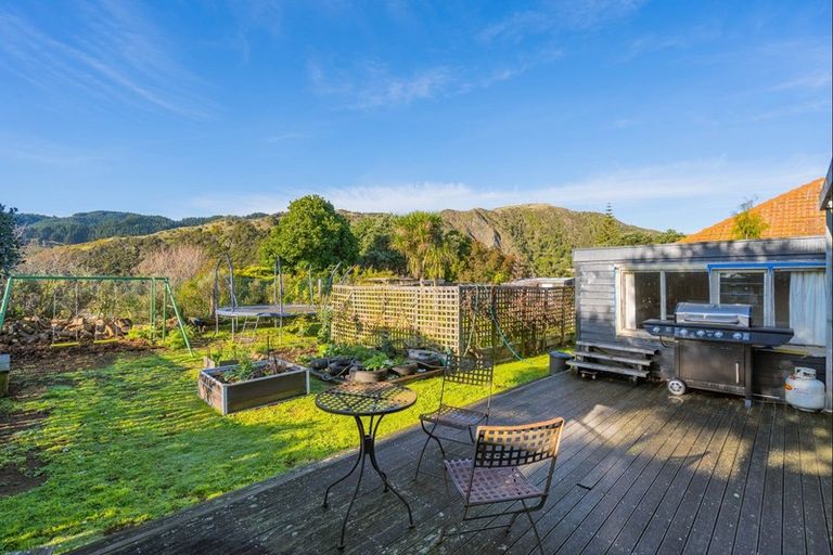 Photo of property in 110 Wellington Road, Paekakariki, 5034