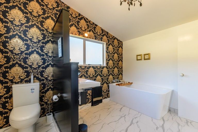 Photo of property in 1a Matai Place, Waikawa, Picton, 7220