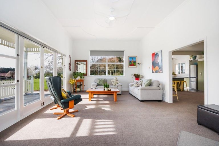 Photo of property in 185 Albert Road, Tokomaru, Palmerston North, 4474