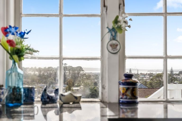 Photo of property in 4233 Great North Road, Glendene, Auckland, 0602