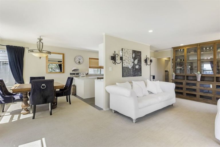 Photo of property in 1315 Whangaparaoa Road, Army Bay, Whangaparaoa, 0930
