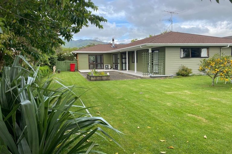 Photo of property in 10 Windsor Avenue, Waikanae, 5036