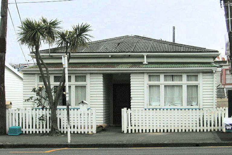 Photo of property in 2 Luxford Street, Berhampore, Wellington, 6023