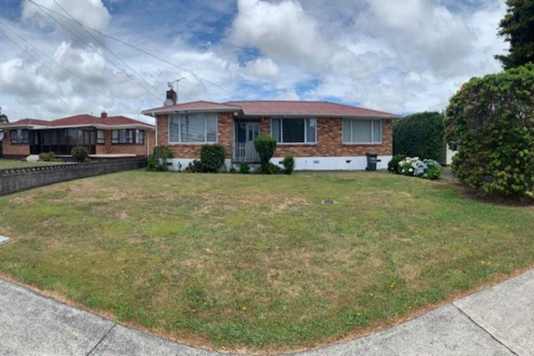 Photo of property in 25 Fernaig Street, Papakura, 2110