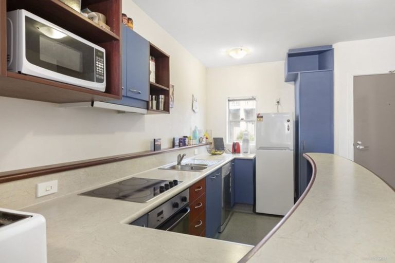 Photo of property in Luxford Villas, 105/72 Herald Street, Berhampore, Wellington, 6023