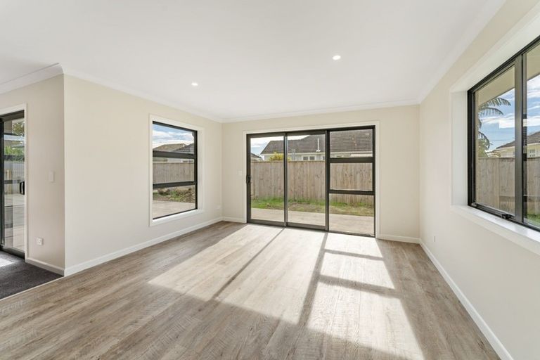 Photo of property in 117a Queen Street West, Levin, 5510