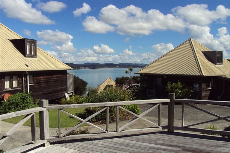 Photo of property in 2 Te Maiki Rise, Russell, 0202