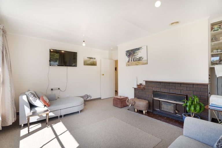 Photo of property in 34 Takapuwahia Drive, Takapuwahia, Porirua, 5022