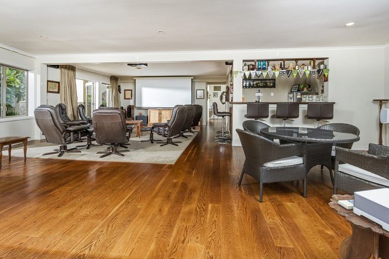 Photo of property in 254a Hurstmere Road, Takapuna, Auckland, 0622