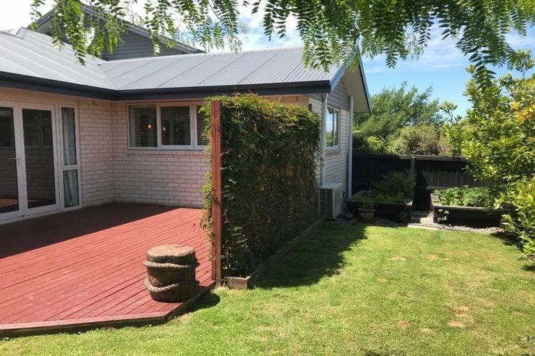 Photo of property in 52 Titirangi Crescent, Parklands, Christchurch, 8083