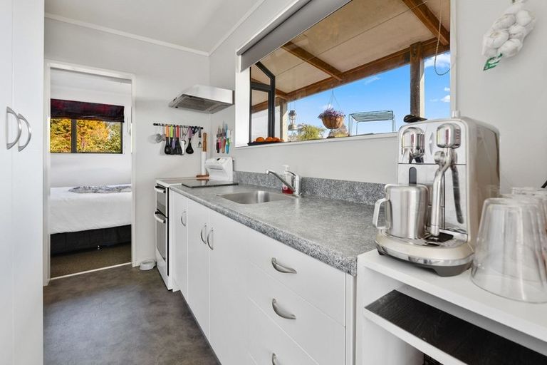 Photo of property in 32 Willow Avenue, Hannahs Bay, Rotorua, 3010