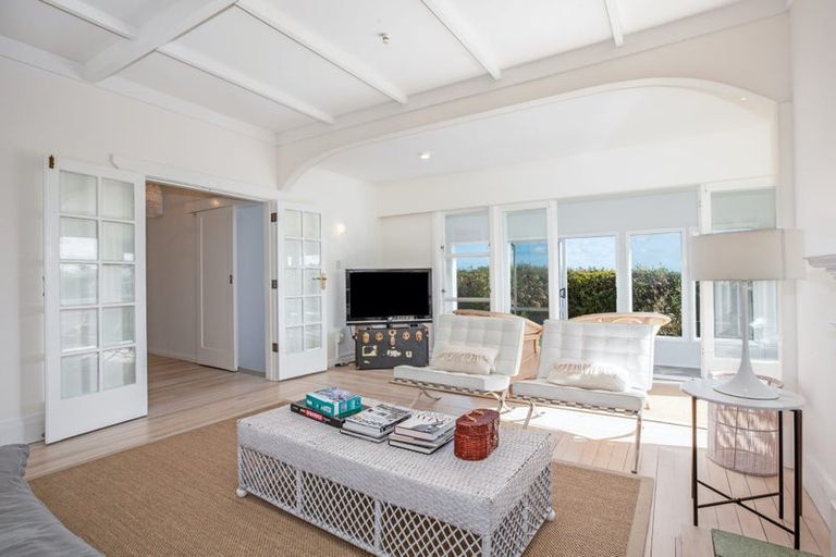 Photo of property in 13 Kohutuhutu Road, Raumati Beach, Paraparaumu, 5032