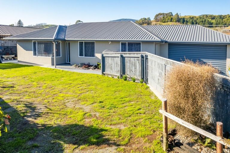 Photo of property in 9 Vining Crescent, Stoke, Nelson, 7011