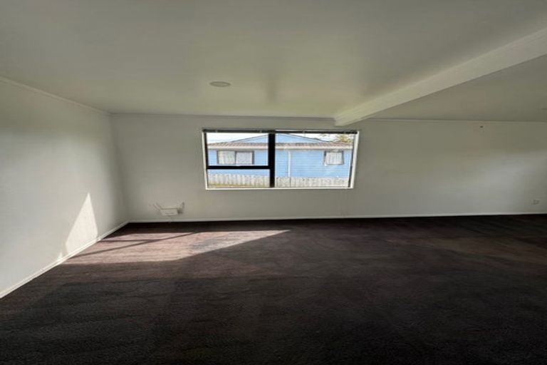 Photo of property in 1/83 Luanda Drive, Ranui, Auckland, 0612