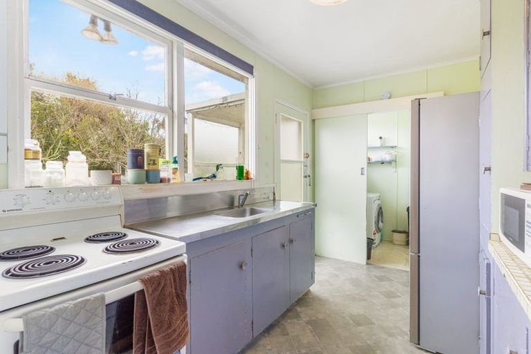 Photo of property in 17 Trinidad Road, Sunnynook, Auckland, 0620
