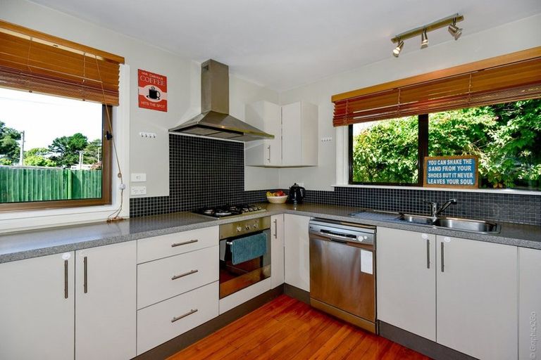 Photo of property in 16a Sinclair Street, New Brighton, Christchurch, 8083