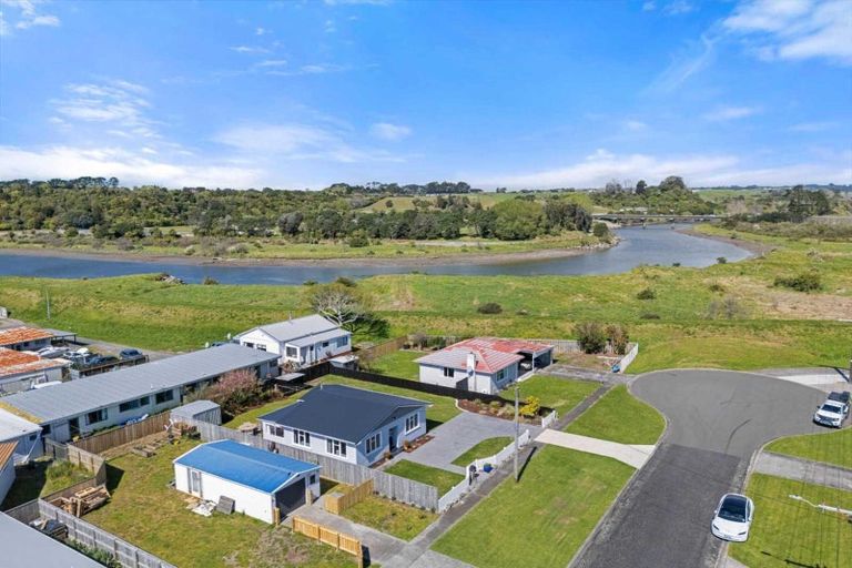 Photo of property in 8 Grey Street, Waitara, 4320