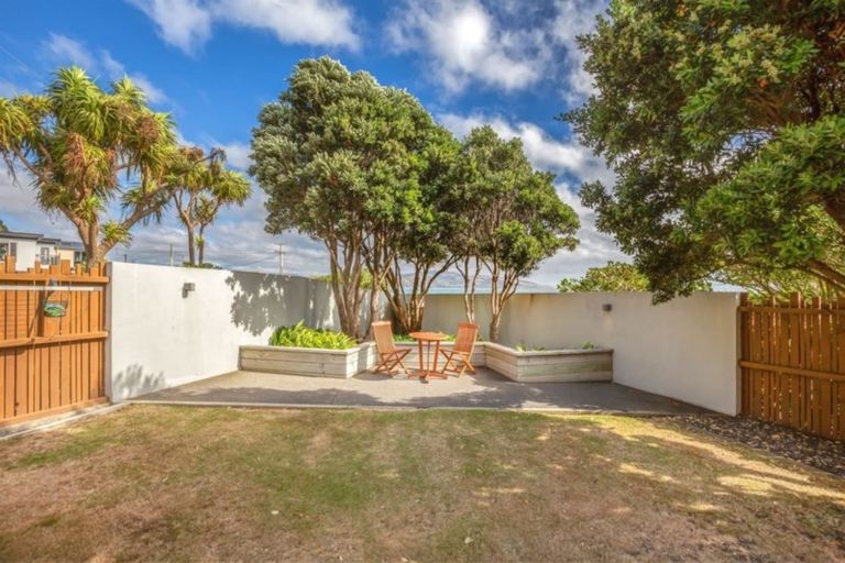 Photo of property in 88 Moana Road, Hongoeka, Porirua, 5026