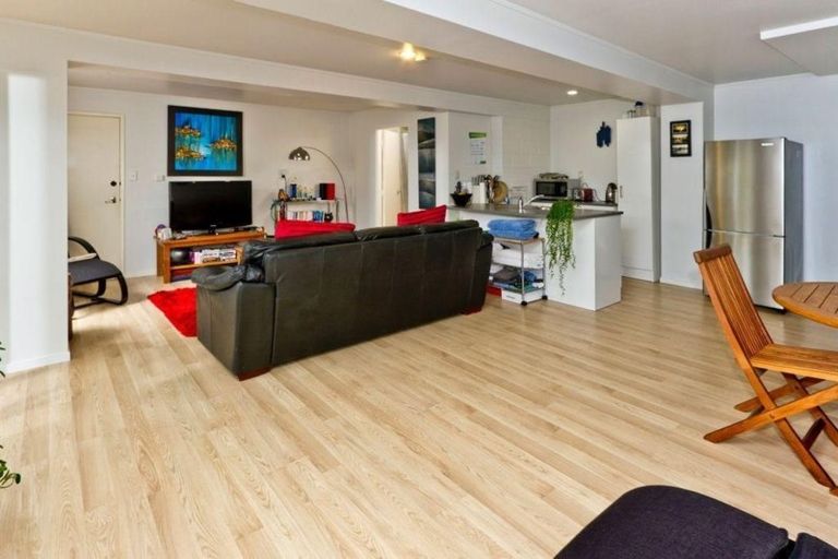 Photo of property in 47 Mcdowell Crescent, Hillcrest, Auckland, 0627