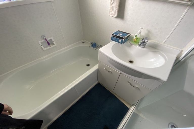 Photo of property in 2/32 Highland Park Drive, Highland Park, Auckland, 2010