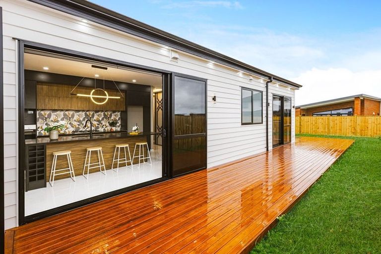 Photo of property in 41 Kaitiaki Drive, Clarks Beach, 2122