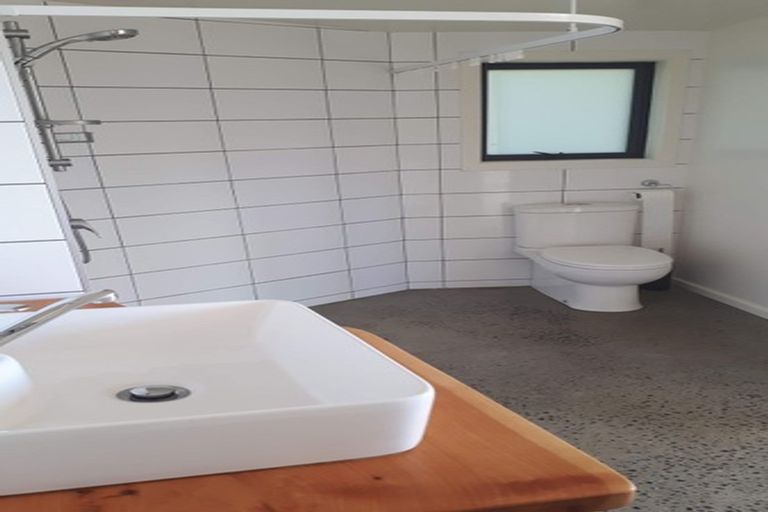 Photo of property in 82 Paremata Road, Paremata, Porirua, 5024