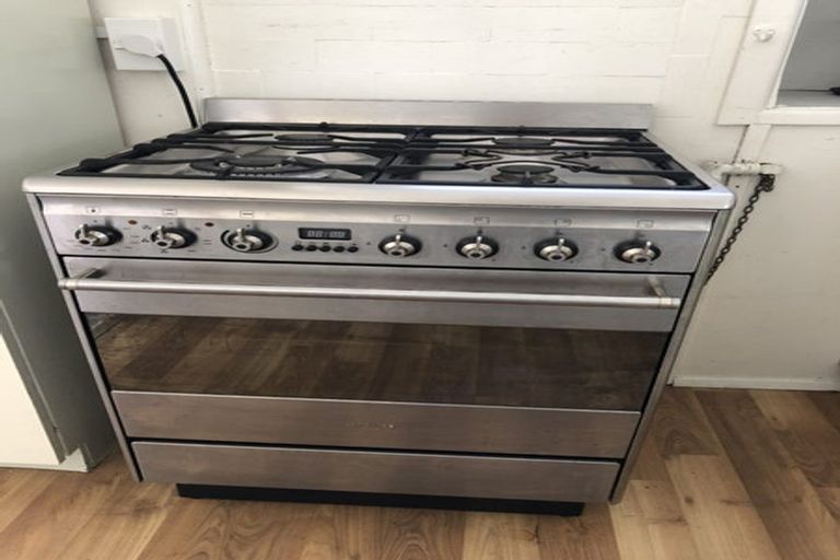 Photo of property in 10 Lonsdale Crescent, Rongotai, Wellington, 6022