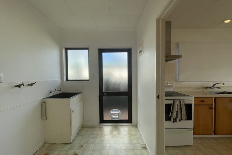 Photo of property in 1/94 Roberts Road, Te Atatu South, Auckland, 0610