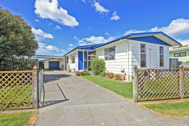 Photo of property in 15 Cooke Place, Taradale, Napier, 4112