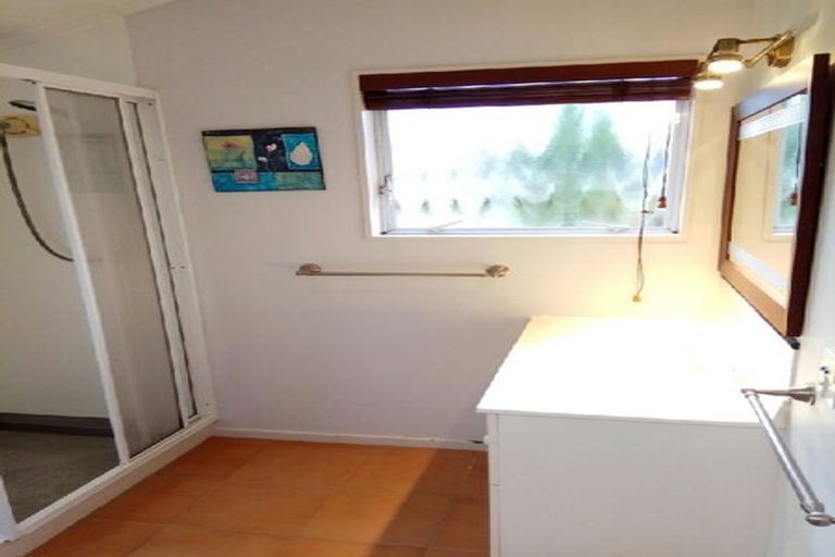 Photo of property in 6 Bass Street, West Harbour, Auckland, 0618