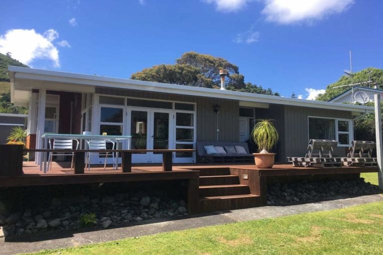 Photo of property in 11 Huia Street, Waikanae, 5036