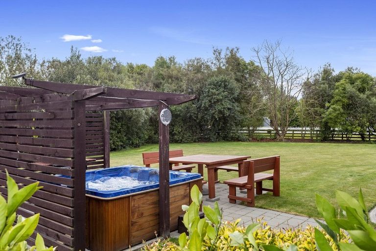 Photo of property in 15 Woodglen Drive, Woodend, 7610